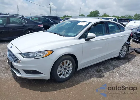 2018 Ford Fusion S z USA, uszkodzony, nr VIN 3FA6P0G76JR156558